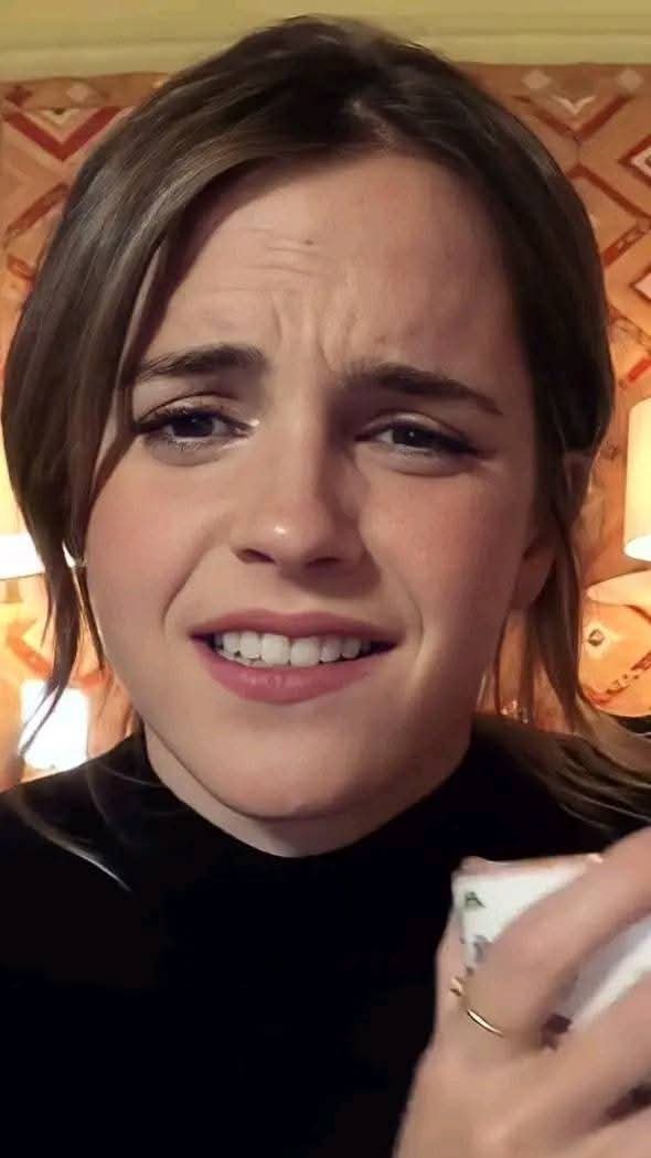 6PviwDMx Emma Watson 02.jpg